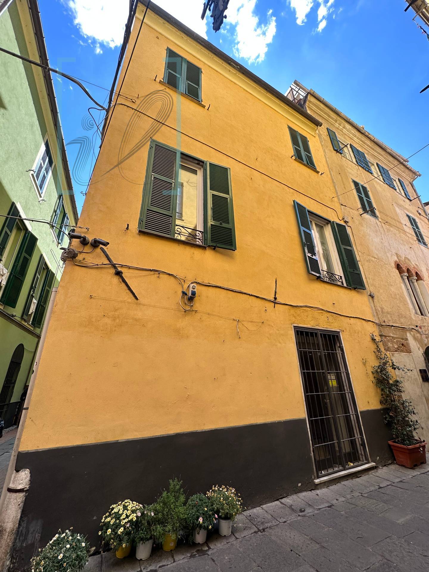 Appartamento in vendita a Albenga, 4 locali, prezzo € 170.000 | PortaleAgenzieImmobiliari.it