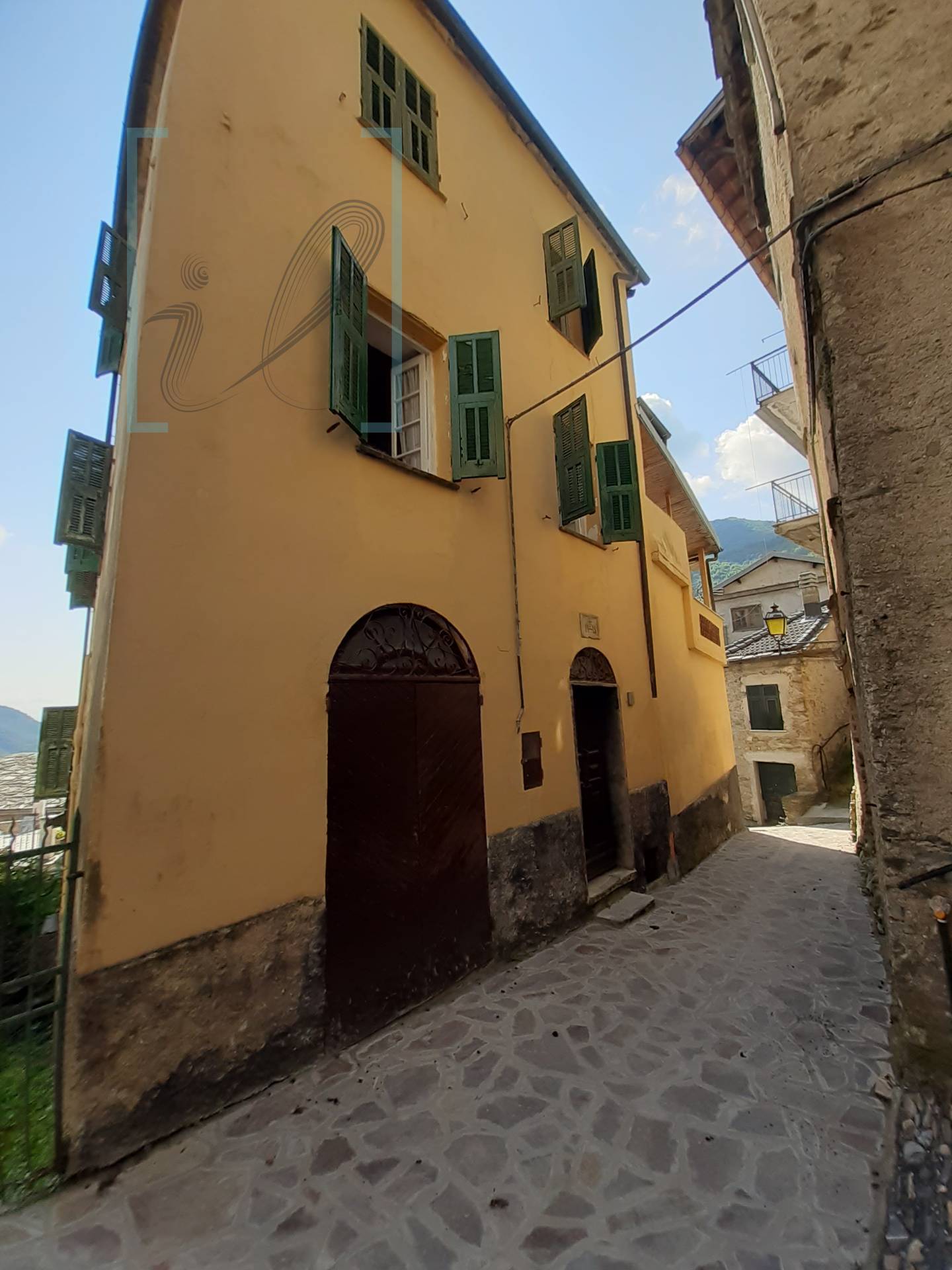 Rustico / Casale in vendita a Rezzo, 8 locali, prezzo € 98.000 | PortaleAgenzieImmobiliari.it