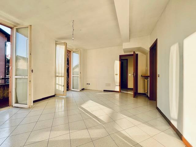 Appartamento in vendita a Malnate, 4 locali, zona ne, prezzo € 215.000 | PortaleAgenzieImmobiliari.it