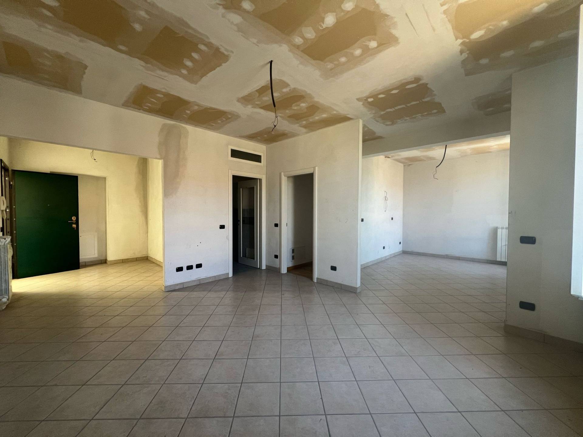 Appartamento in vendita a Sesto Calende, 3 locali, prezzo € 129.000 | PortaleAgenzieImmobiliari.it