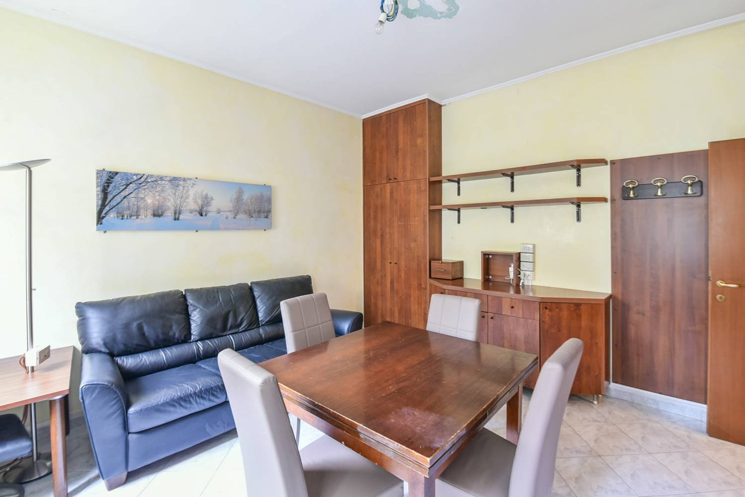 Appartamento in vendita a Malnate, 3 locali, zona Località: Centro, prezzo € 75.000 | PortaleAgenzieImmobiliari.it