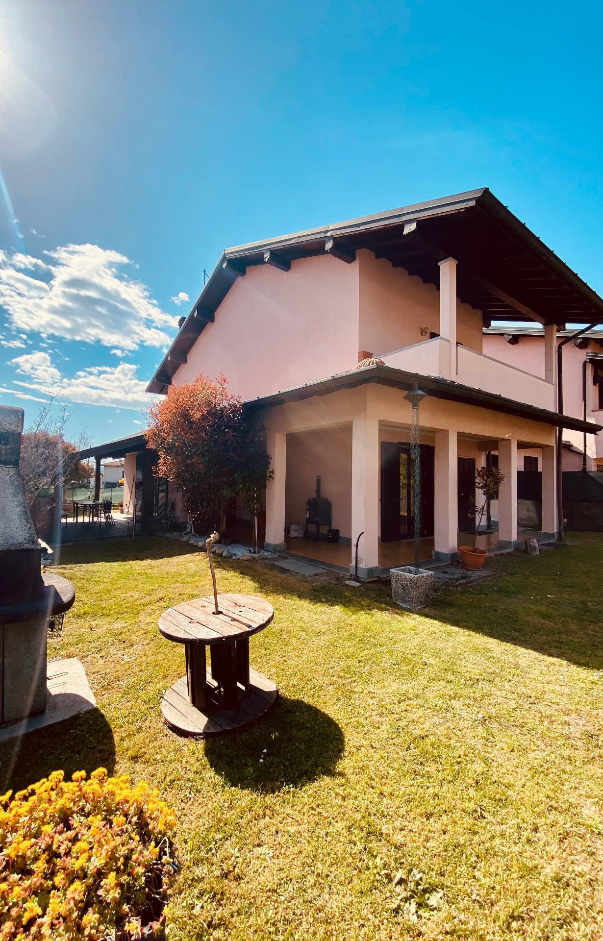 Villa in vendita a Caravate, 7 locali, prezzo € 320.000 | PortaleAgenzieImmobiliari.it