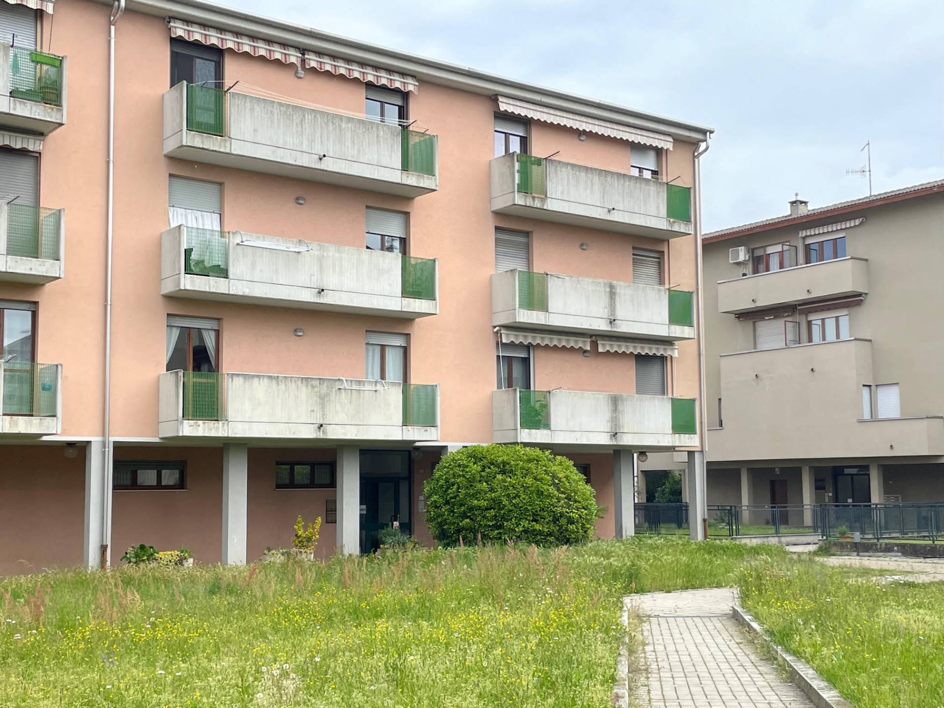 Appartamento in vendita a Malnate, 3 locali, zona ne, prezzo € 139.000 | PortaleAgenzieImmobiliari.it