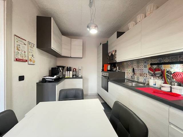 Appartamento in vendita a Malnate, 3 locali, prezzo € 124.000 | PortaleAgenzieImmobiliari.it