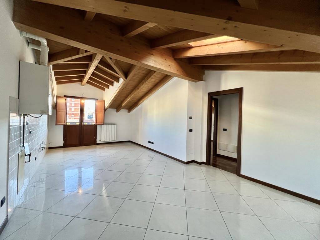 Appartamento in vendita a Venegono Inferiore, 2 locali, prezzo € 139.500 | PortaleAgenzieImmobiliari.it