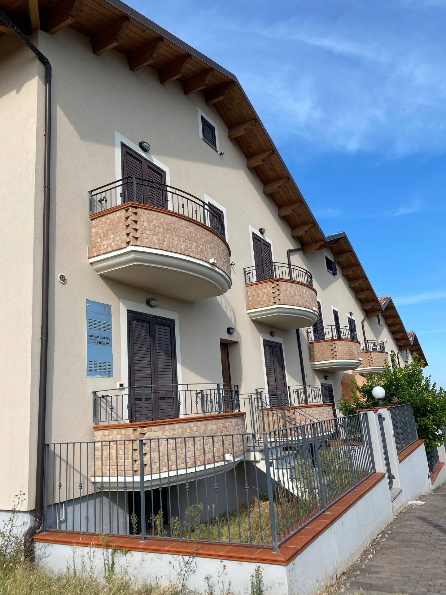 Villa a Schiera in vendita a Mosciano Sant'Angelo - Zona: Montone