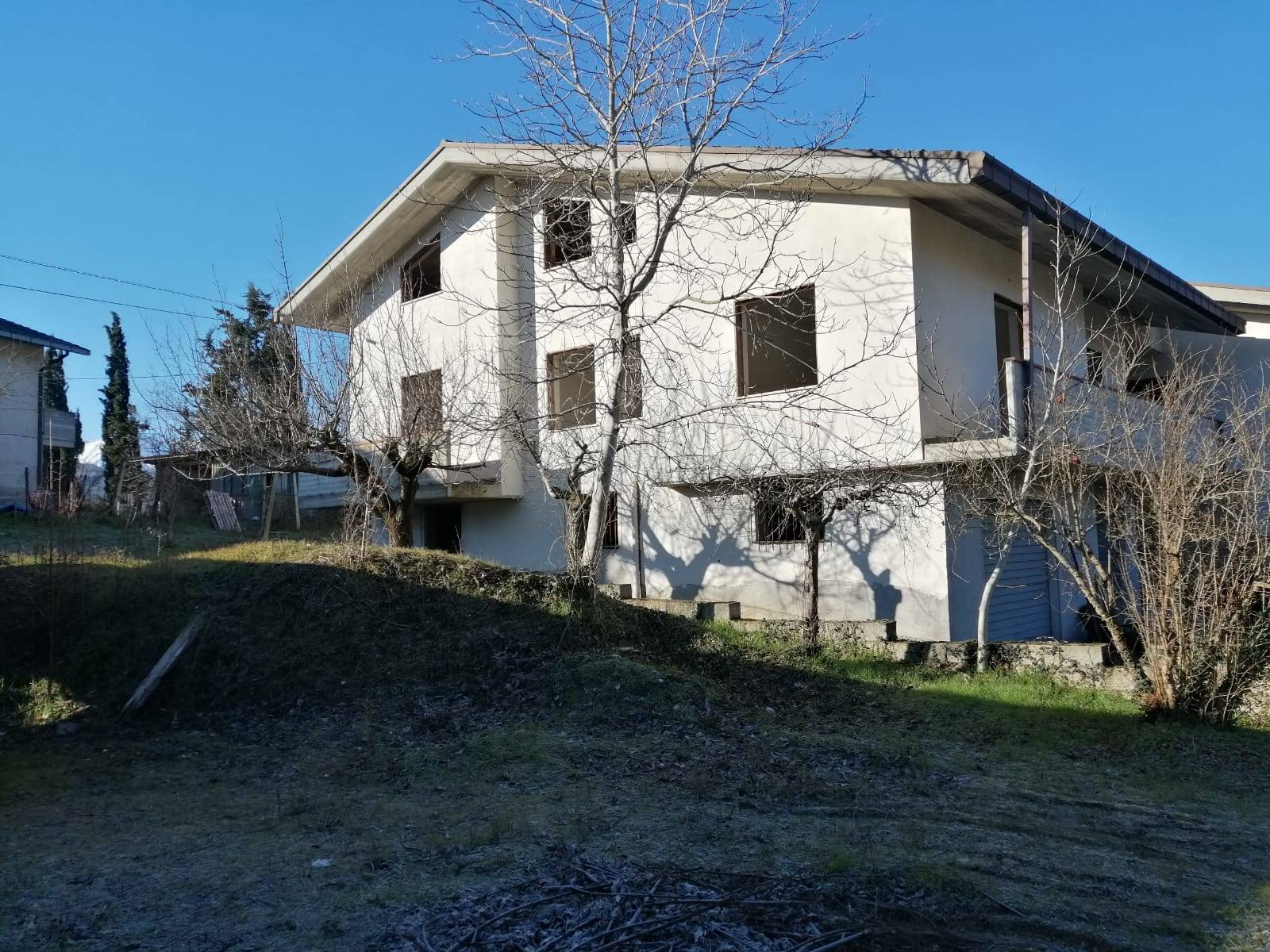 Villa Bifamiliare in vendita a Basciano, 7 locali, zona Località: S.Rustico, prezzo € 85.000 | PortaleAgenzieImmobiliari.it