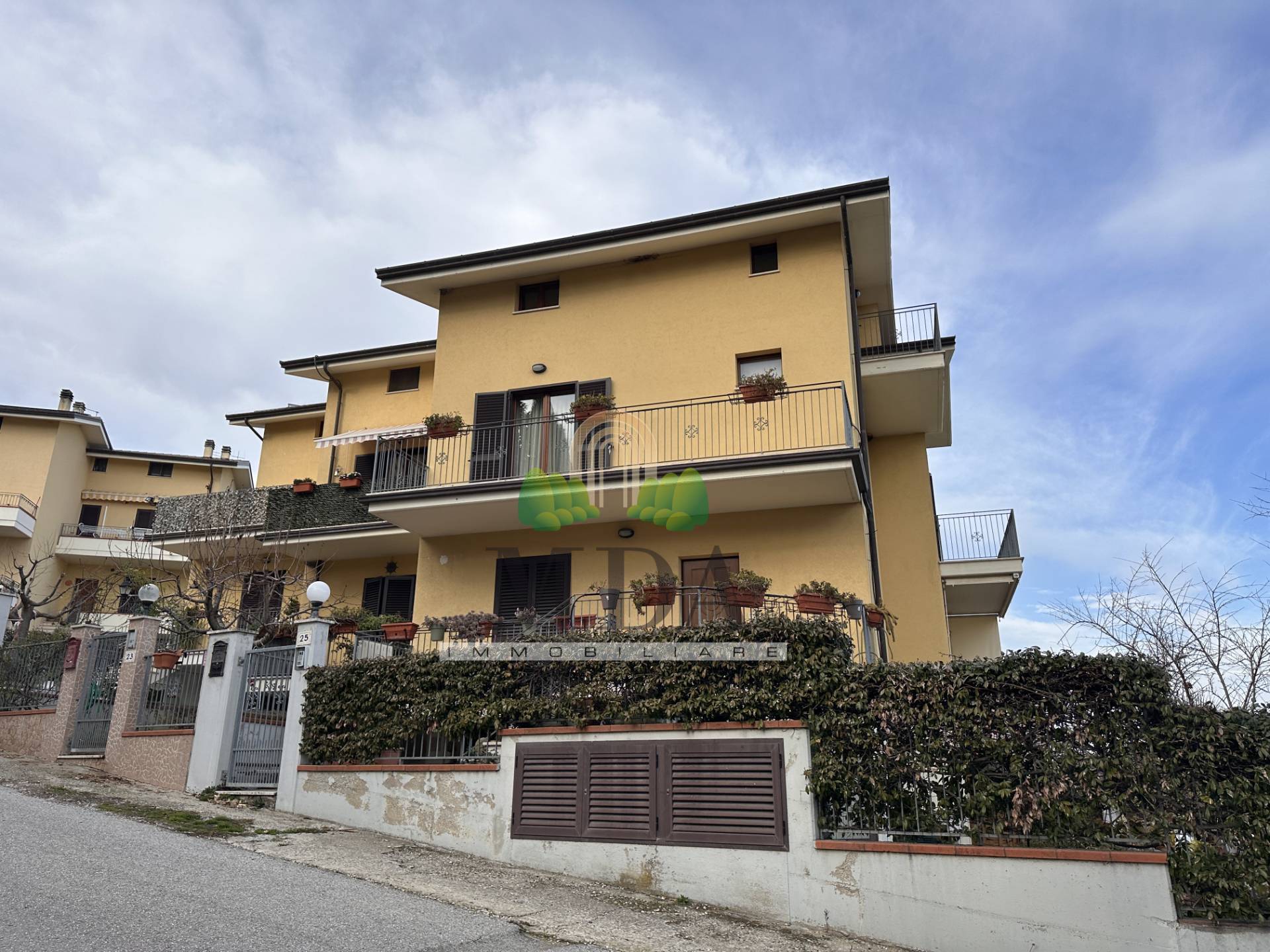 Villa a Schiera in vendita a Mosciano Sant'Angelo, 8 locali, prezzo € 189.000 | PortaleAgenzieImmobiliari.it