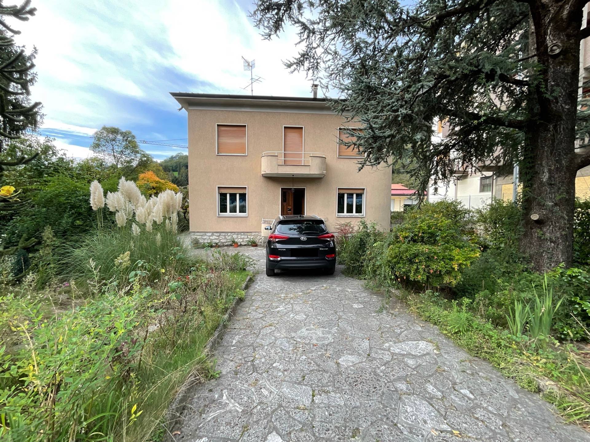 Villa in vendita a Sovere, 6 locali, prezzo € 250.000 | CambioCasa.it