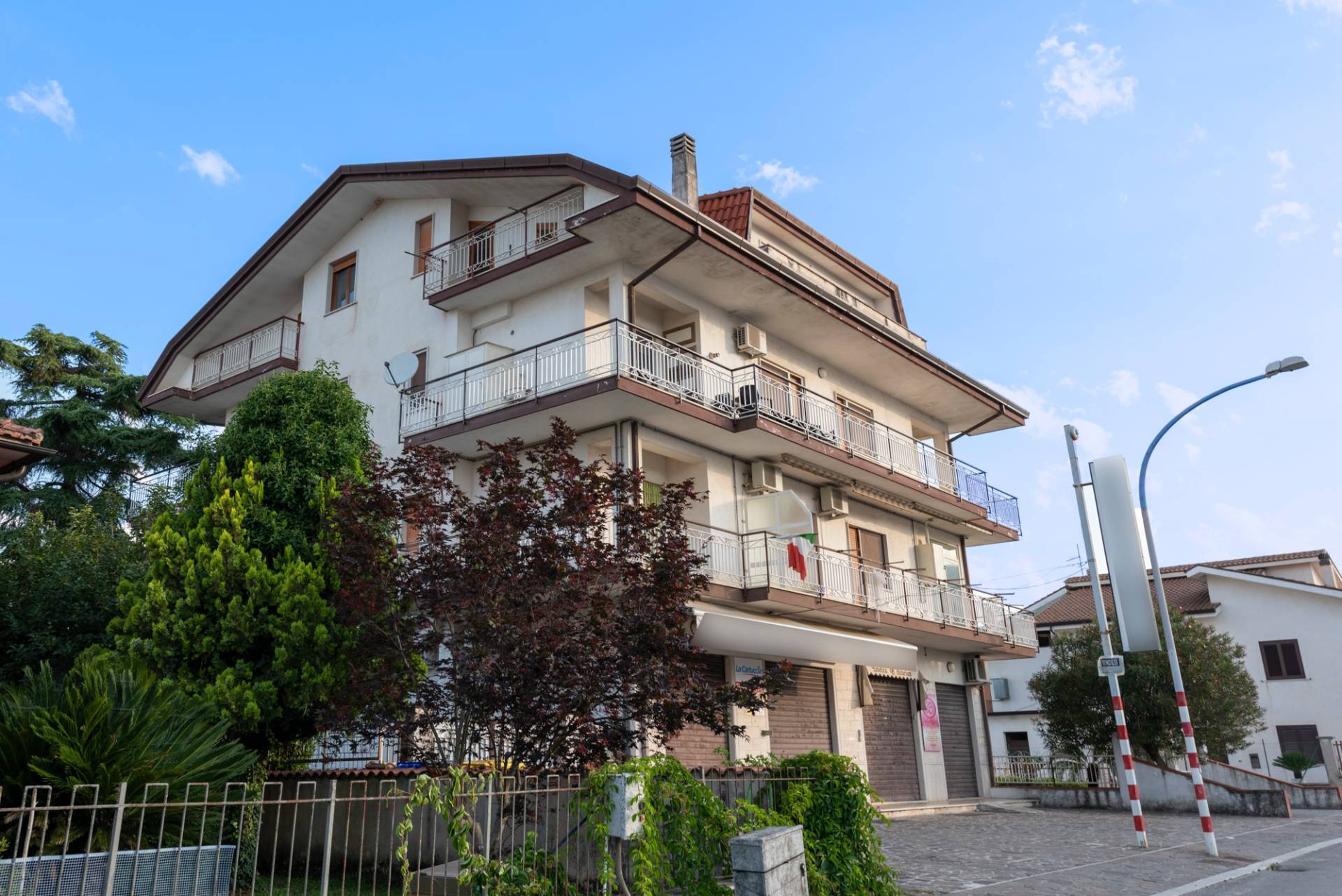 Appartamento in vendita a Roccasecca, 7 locali, zona Località: Stazione, prezzo € 99.000 | PortaleAgenzieImmobiliari.it