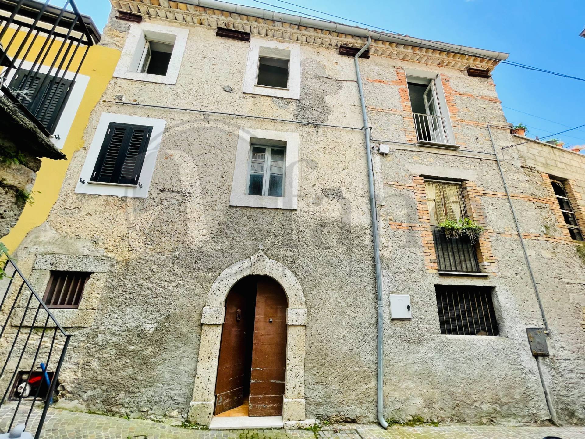 Appartamento in vendita a Santopadre, 6 locali, prezzo € 56.000 | CambioCasa.it