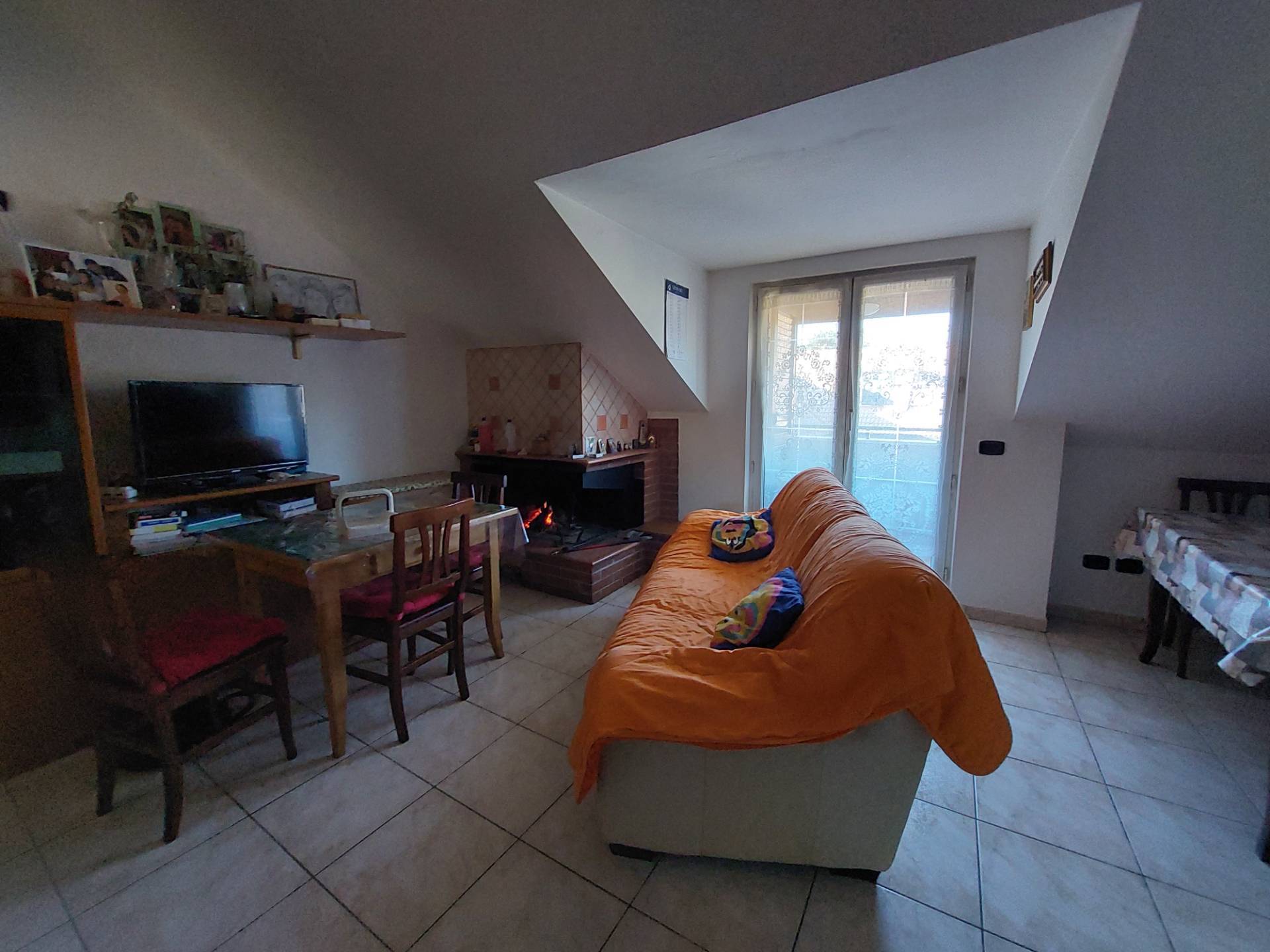 Appartamento in vendita a Roccafluvione, 5 locali, prezzo € 70.000 | CambioCasa.it
