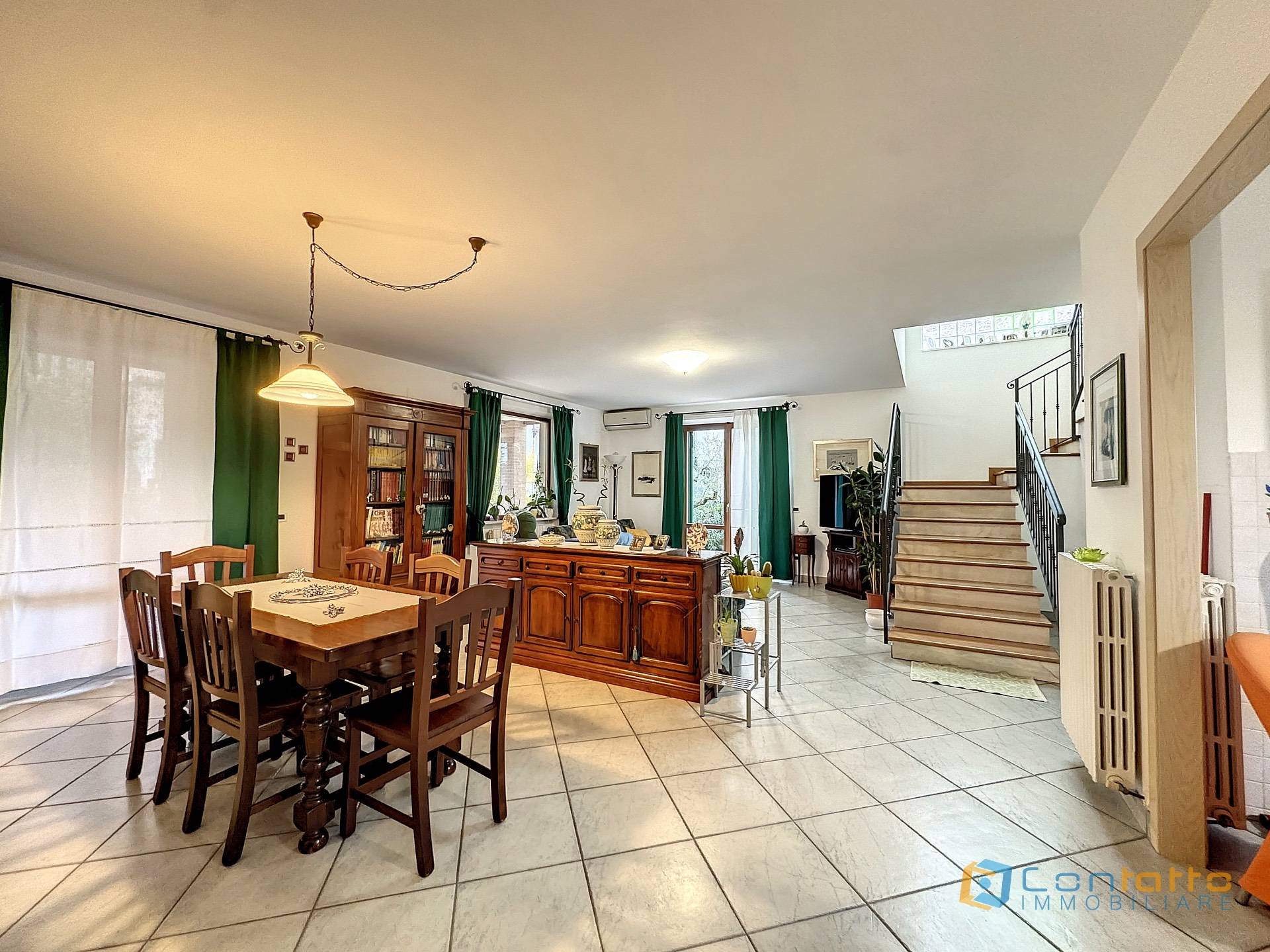 Villa in vendita a Cupra Marittima, 10 locali, prezzo € 699.000 | PortaleAgenzieImmobiliari.it