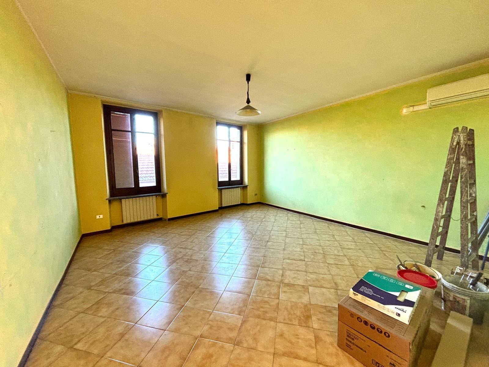 Appartamento in vendita a Alessandria, 4 locali, zona Località: Centro-P.zzaMatteotti, prezzo € 68.000 | PortaleAgenzieImmobiliari.it