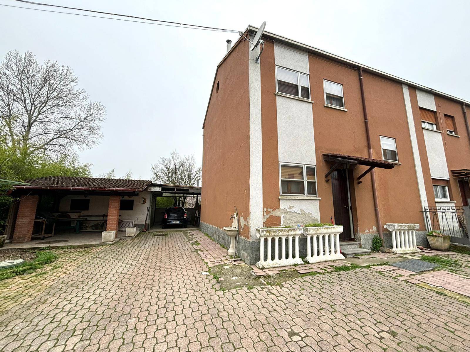Villa a Schiera in vendita a Alessandria, 4 locali, zona Località: SpinettaMarengo, prezzo € 85.000 | PortaleAgenzieImmobiliari.it