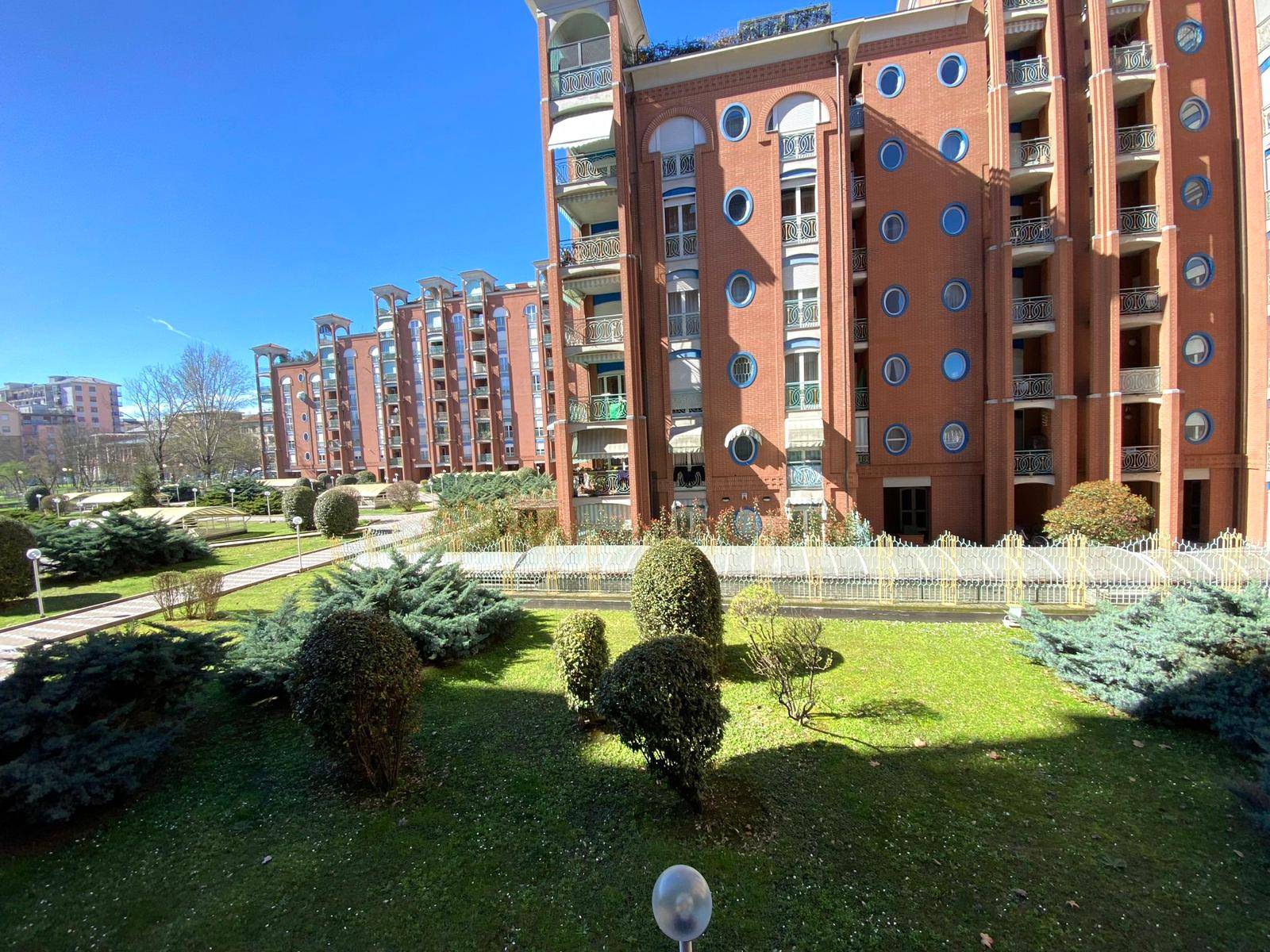 Appartamento in vendita a Alessandria, 8 locali, zona Località: pistanuova, prezzo € 350.000 | PortaleAgenzieImmobiliari.it