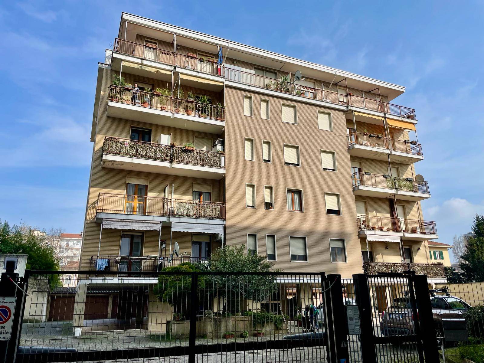 Appartamento in vendita a Alessandria, 5 locali, zona Località: pistanuova, prezzo € 92.000 | PortaleAgenzieImmobiliari.it