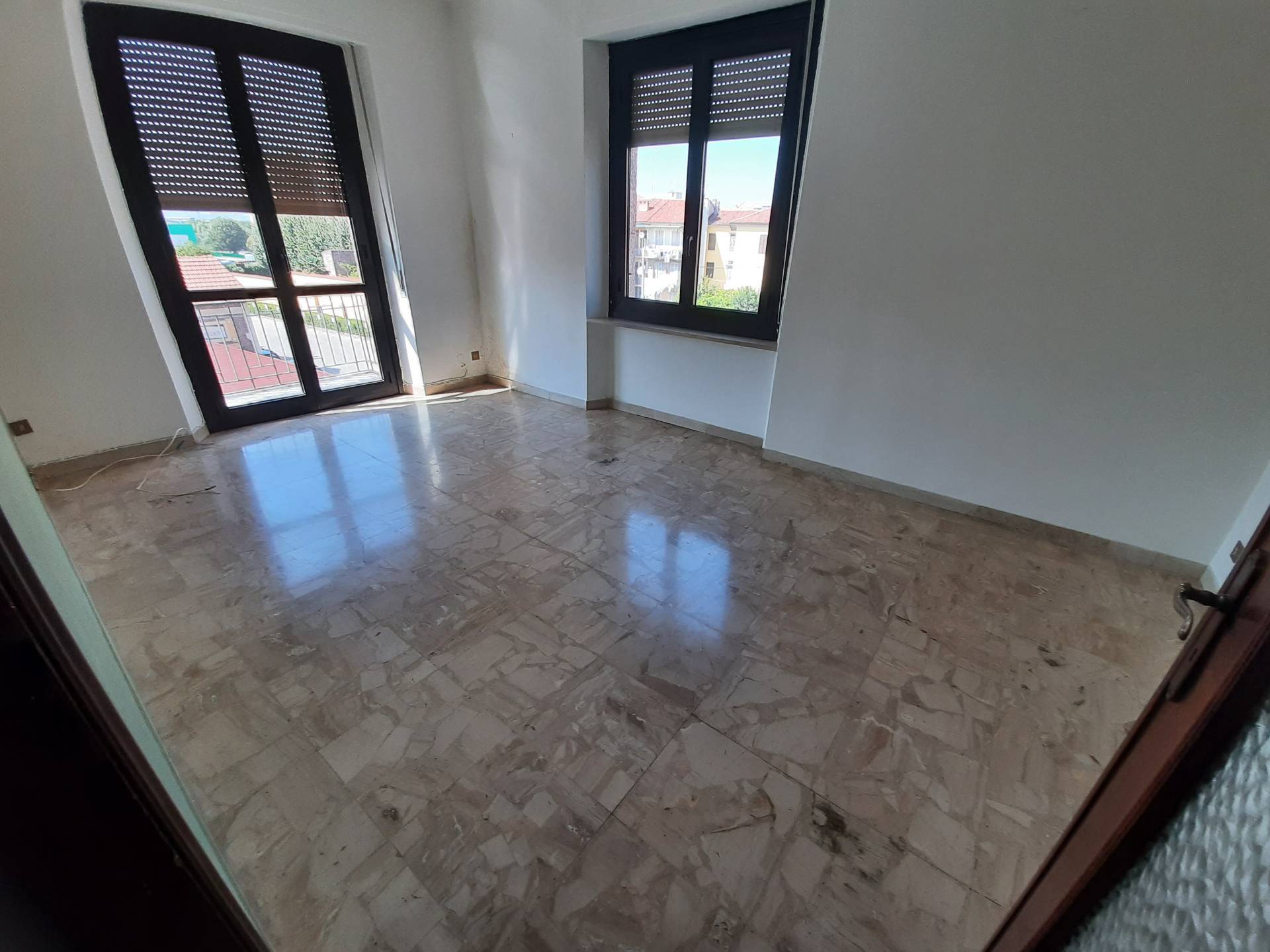 Appartamento in vendita a Alessandria, 4 locali, zona to, prezzo € 50.000 | PortaleAgenzieImmobiliari.it
