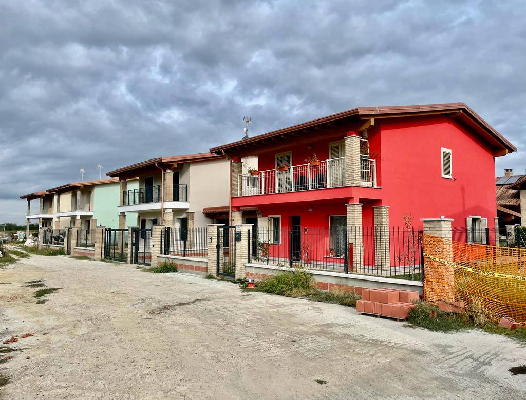 Villa in vendita a Alessandria, 6 locali, zona lbagliano, prezzo € 250.000 | PortaleAgenzieImmobiliari.it