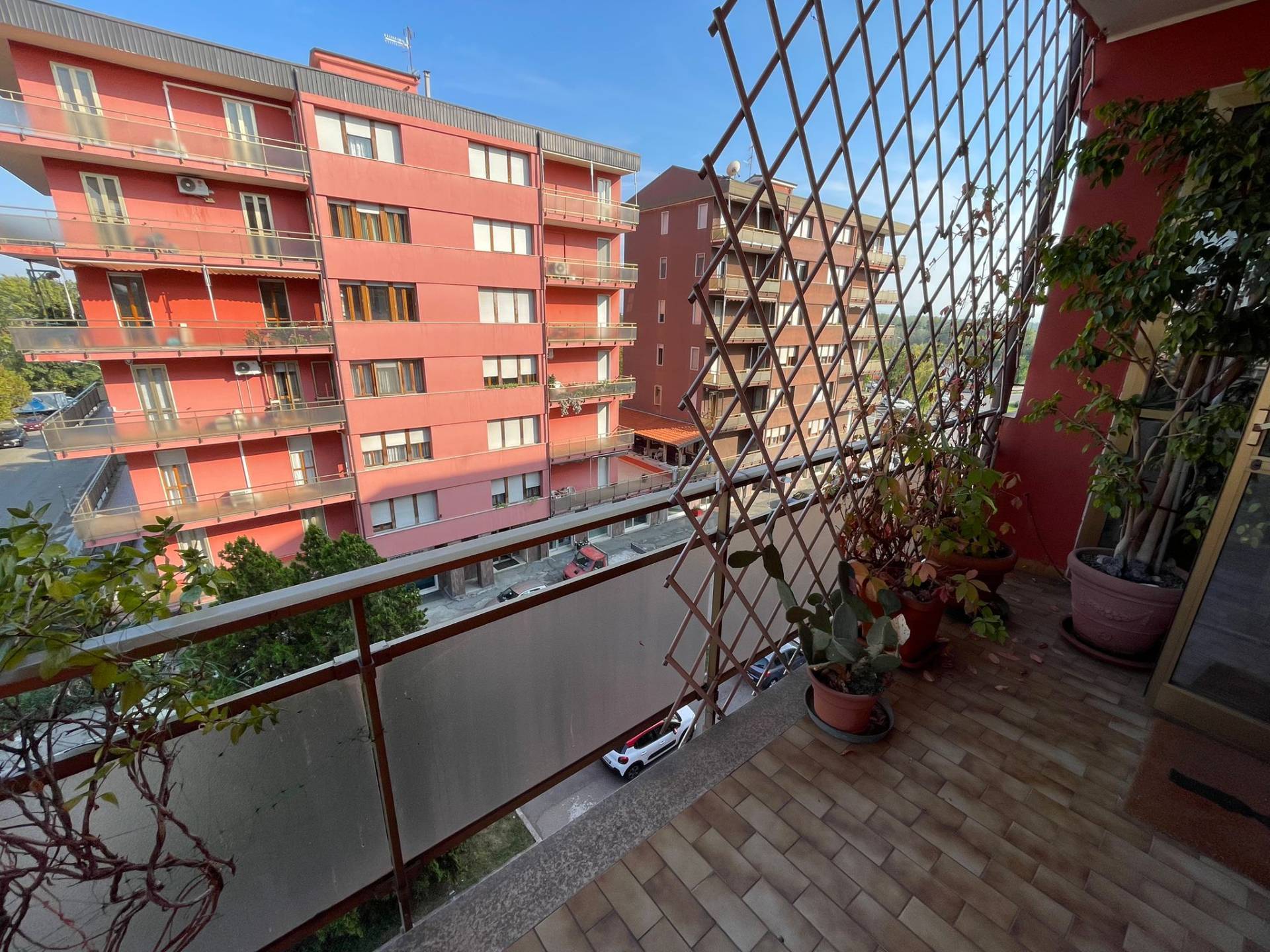 Appartamento in vendita a Alessandria, 5 locali, zona mberti, prezzo € 105.000 | PortaleAgenzieImmobiliari.it