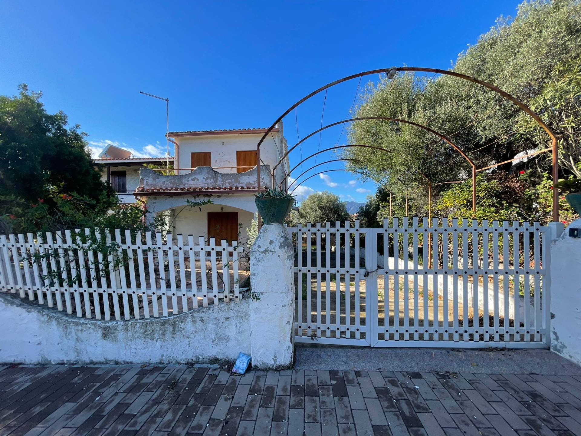Villa in vendita a Sarroch, 4 locali, prezzo € 165.000 | PortaleAgenzieImmobiliari.it