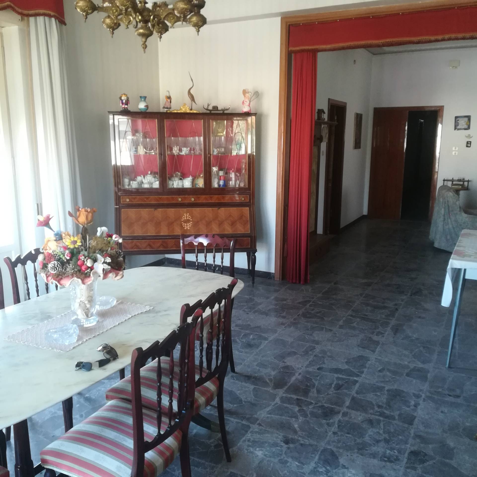 Appartamento in vendita a Rosciano, 9 locali, zona Località: VillaOliveti, prezzo € 99.000 | CambioCasa.it