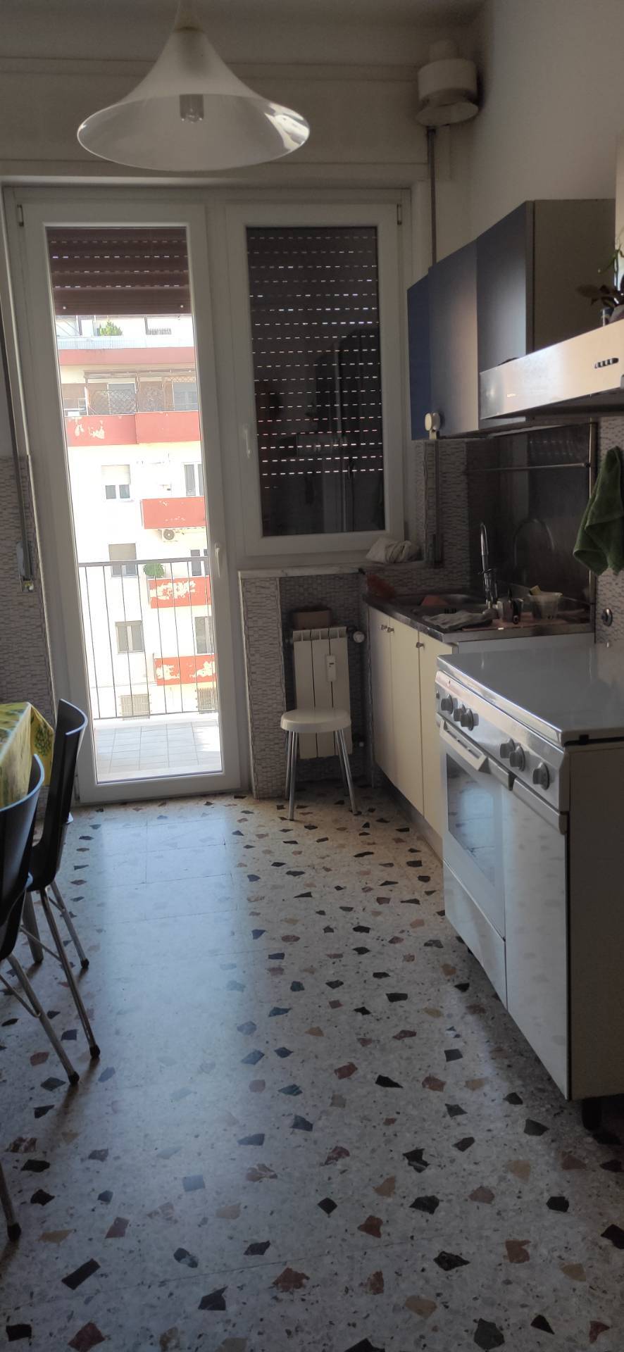 Appartamento in affitto a Pescara, 4 locali, zona Zona: Centro, prezzo € 800 | CambioCasa.it