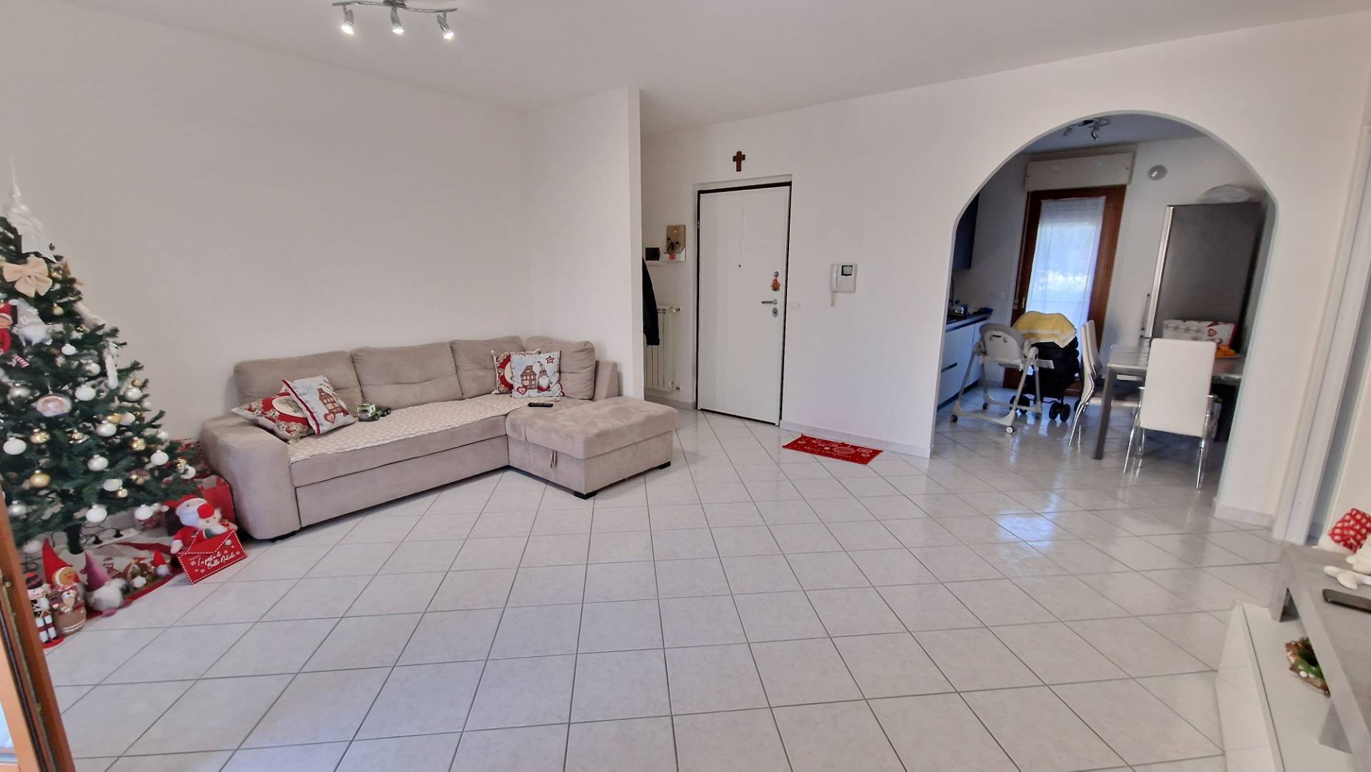 Appartamento in vendita a Chieti, 6 locali, zona Località: Scalo-Universit?, prezzo € 135.000 | PortaleAgenzieImmobiliari.it