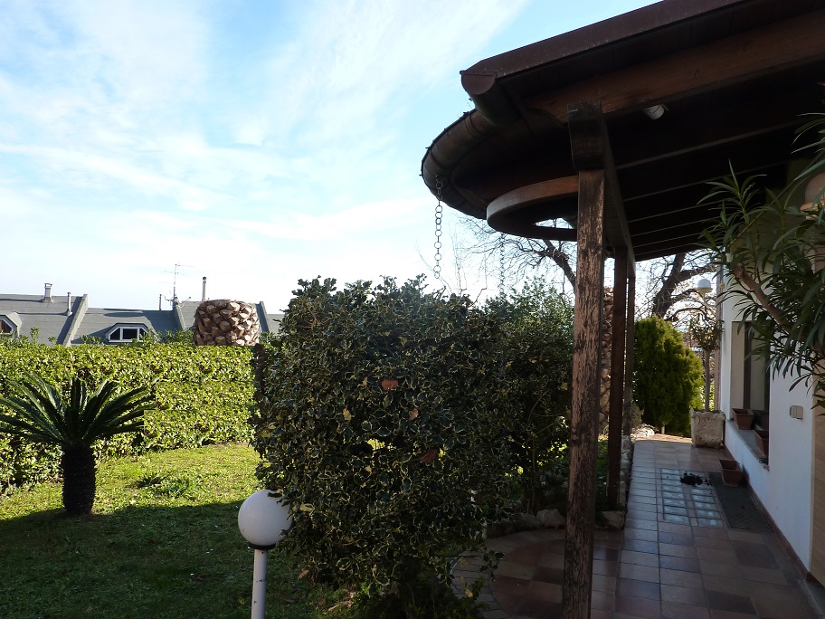 Villa in vendita a San Benedetto del Tronto, 12 locali, Trattative riservate | PortaleAgenzieImmobiliari.it