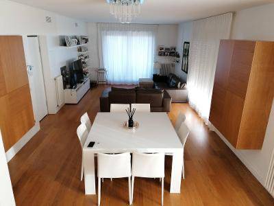 Appartamento in vendita a Pescara, 8 locali, zona Località: ZonaNord, prezzo € 695.000 | CambioCasa.it