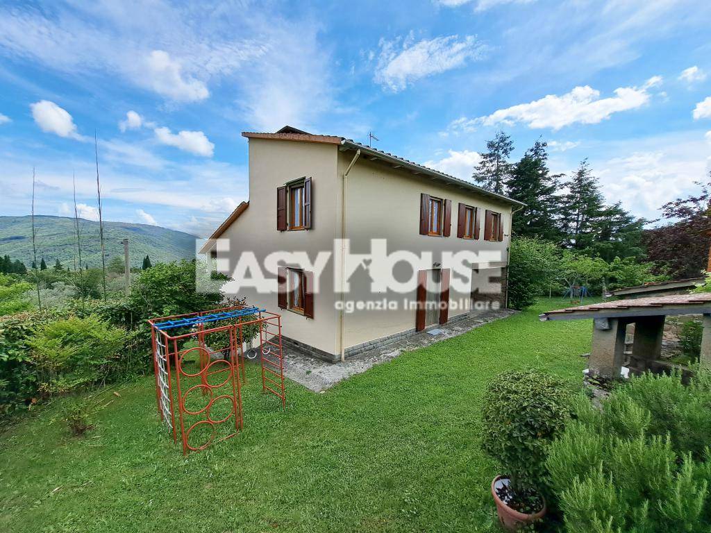 Villa in vendita a Loro Ciuffenna, 7 locali, zona Località: PoggiodiLoro, prezzo € 290.000 | PortaleAgenzieImmobiliari.it