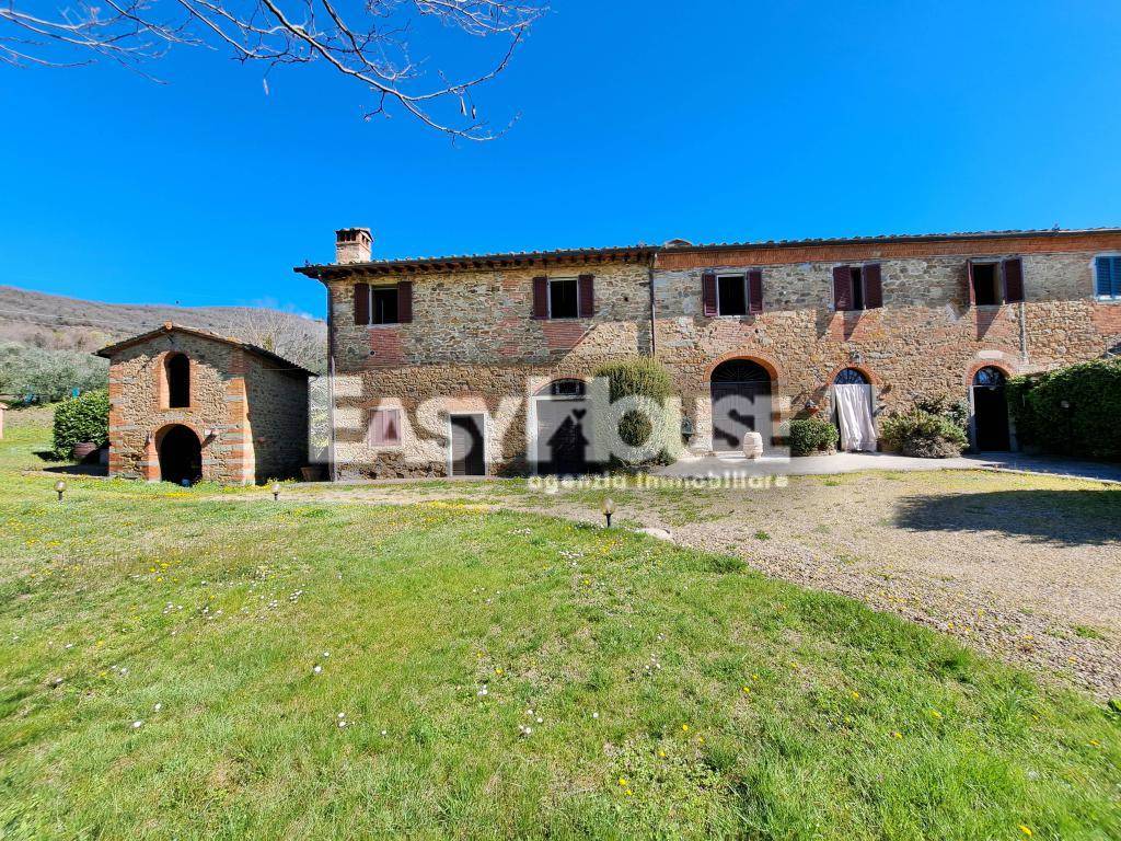 Rustico / Casale in vendita a Terranuova Bracciolini, 12 locali, zona eponti, prezzo € 480.000 | PortaleAgenzieImmobiliari.it