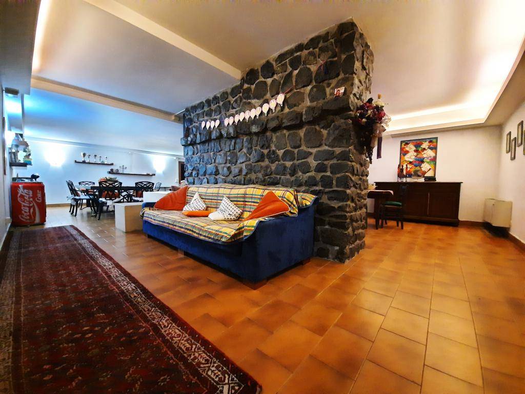 Villa in vendita a San Bonifacio, 17 locali, prezzo € 600.000 | CambioCasa.it