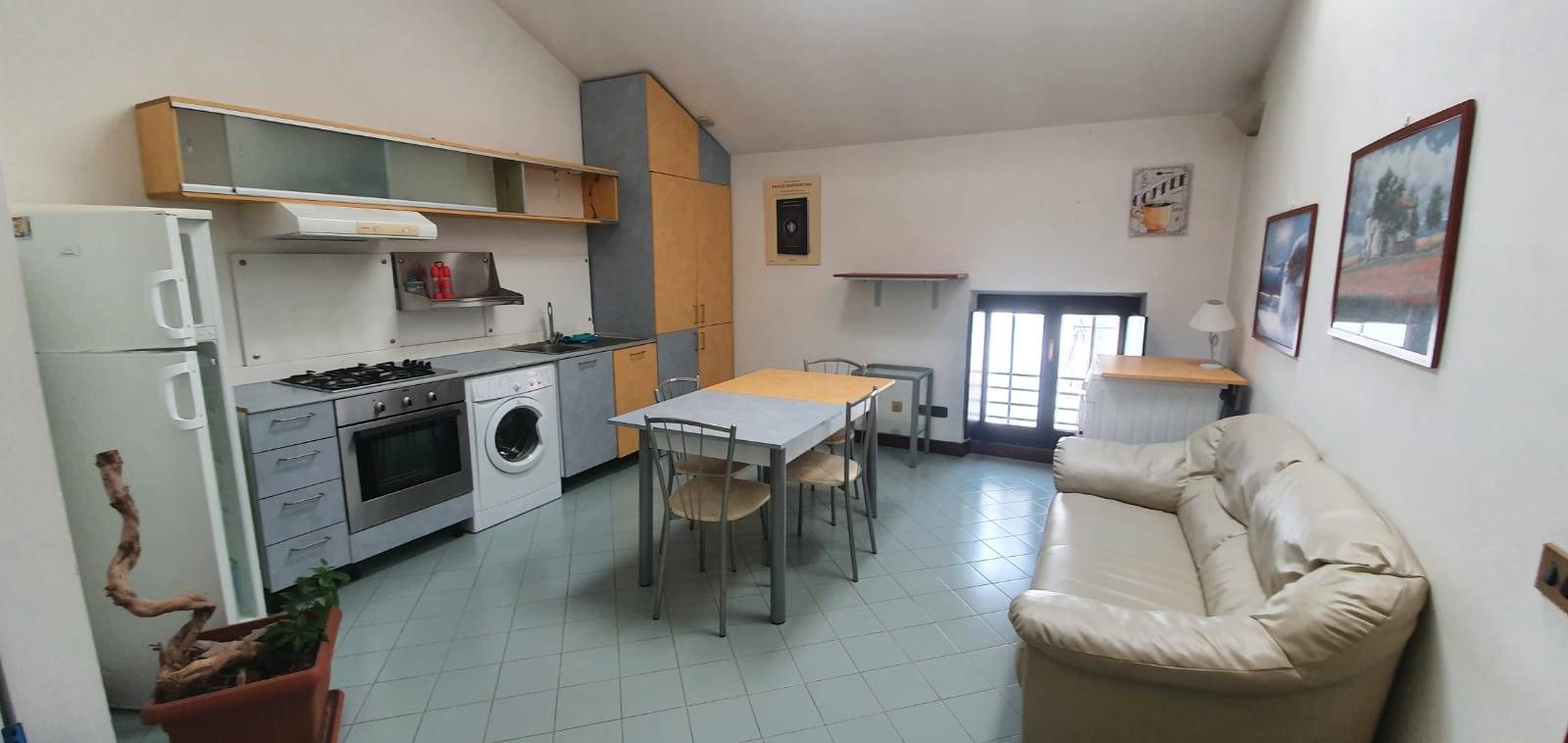 Appartamento in affitto a Oleggio, 2 locali, prezzo € 350 | CambioCasa.it