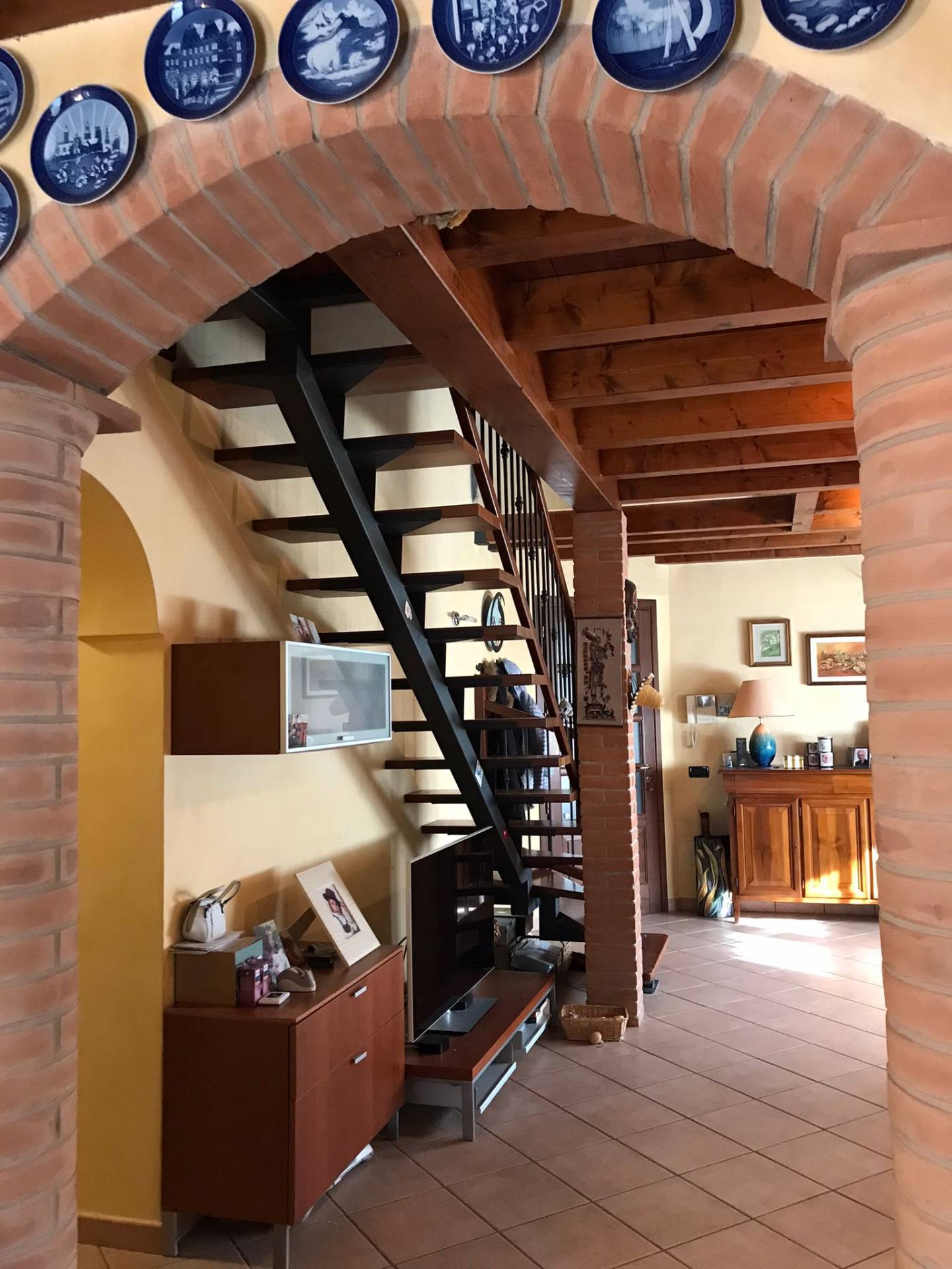 Villa in vendita a Porto Mantovano, 10 locali, zona Località: S.Antonio(capoluogo, prezzo € 290.000 | CambioCasa.it