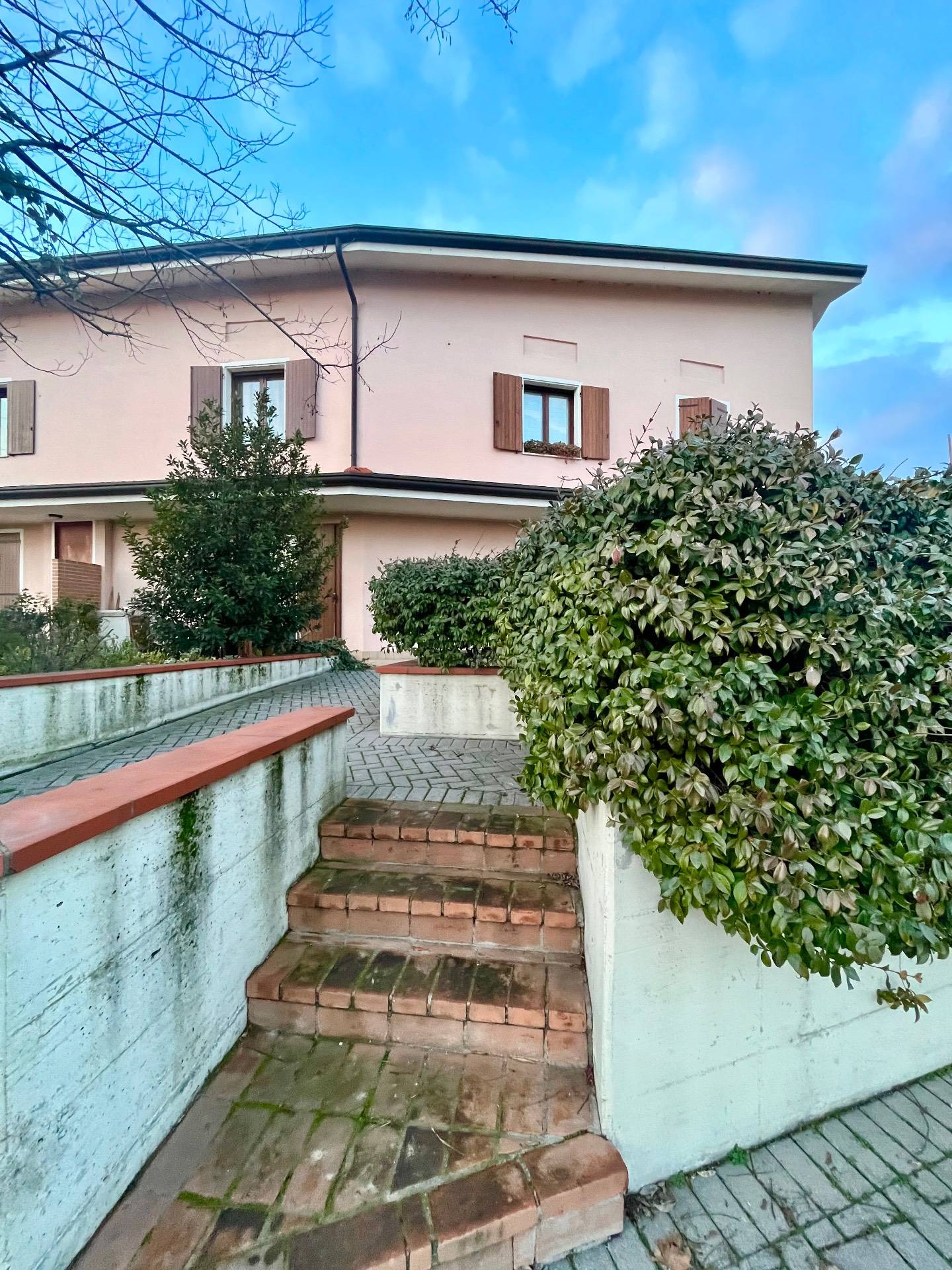 Appartamento in vendita a Porto Mantovano, 4 locali, zona Località: MontataCarra, prezzo € 140.000 | CambioCasa.it