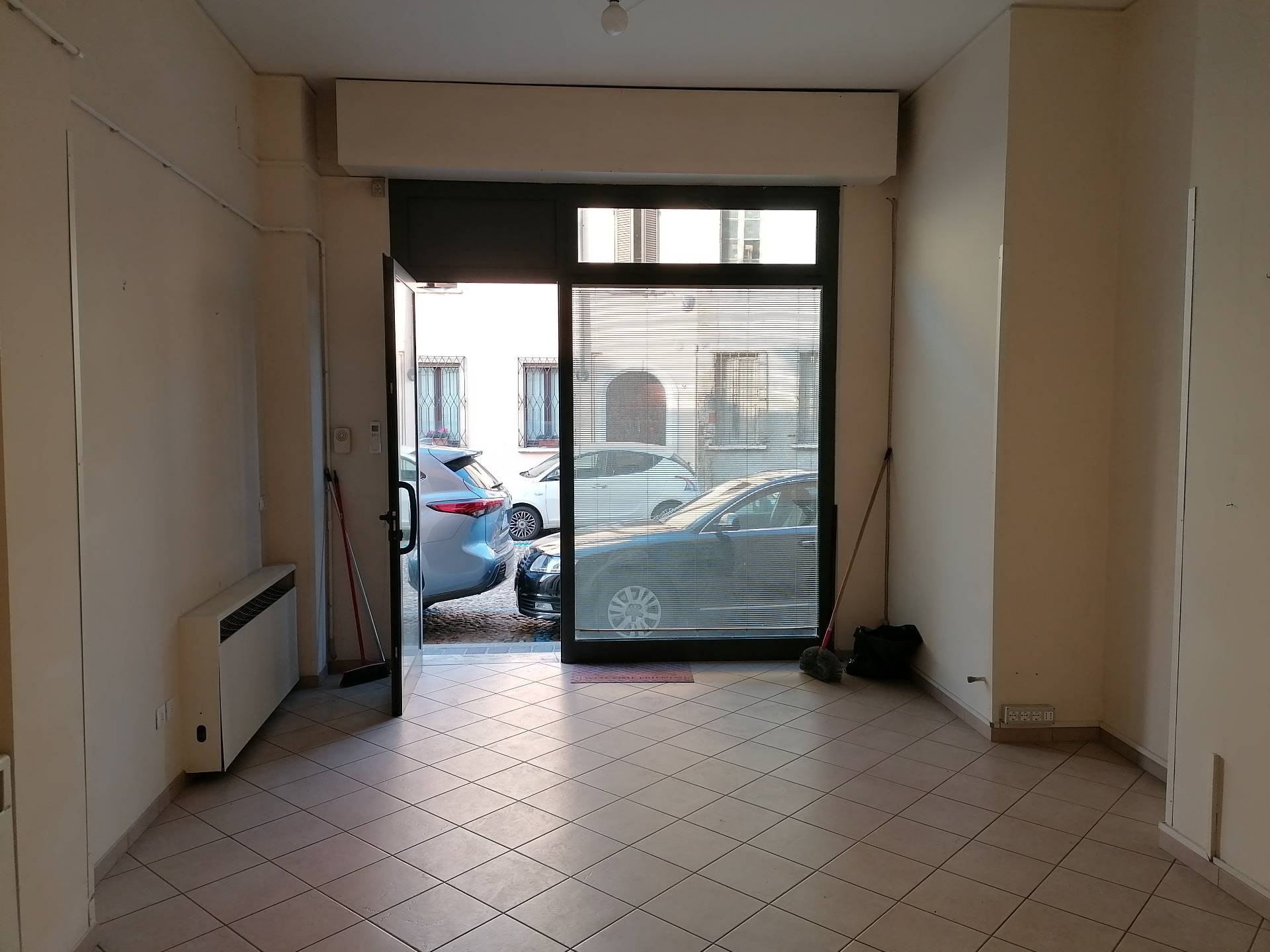 Negozio / Locale in affitto a Mantova, 9999 locali, zona Località: Centrostorico, prezzo € 400 | CambioCasa.it