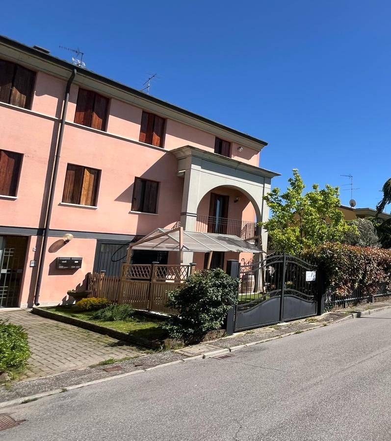 Appartamento in vendita a Curtatone, 3 locali, zona Località: Grazie, prezzo € 119.000 | PortaleAgenzieImmobiliari.it