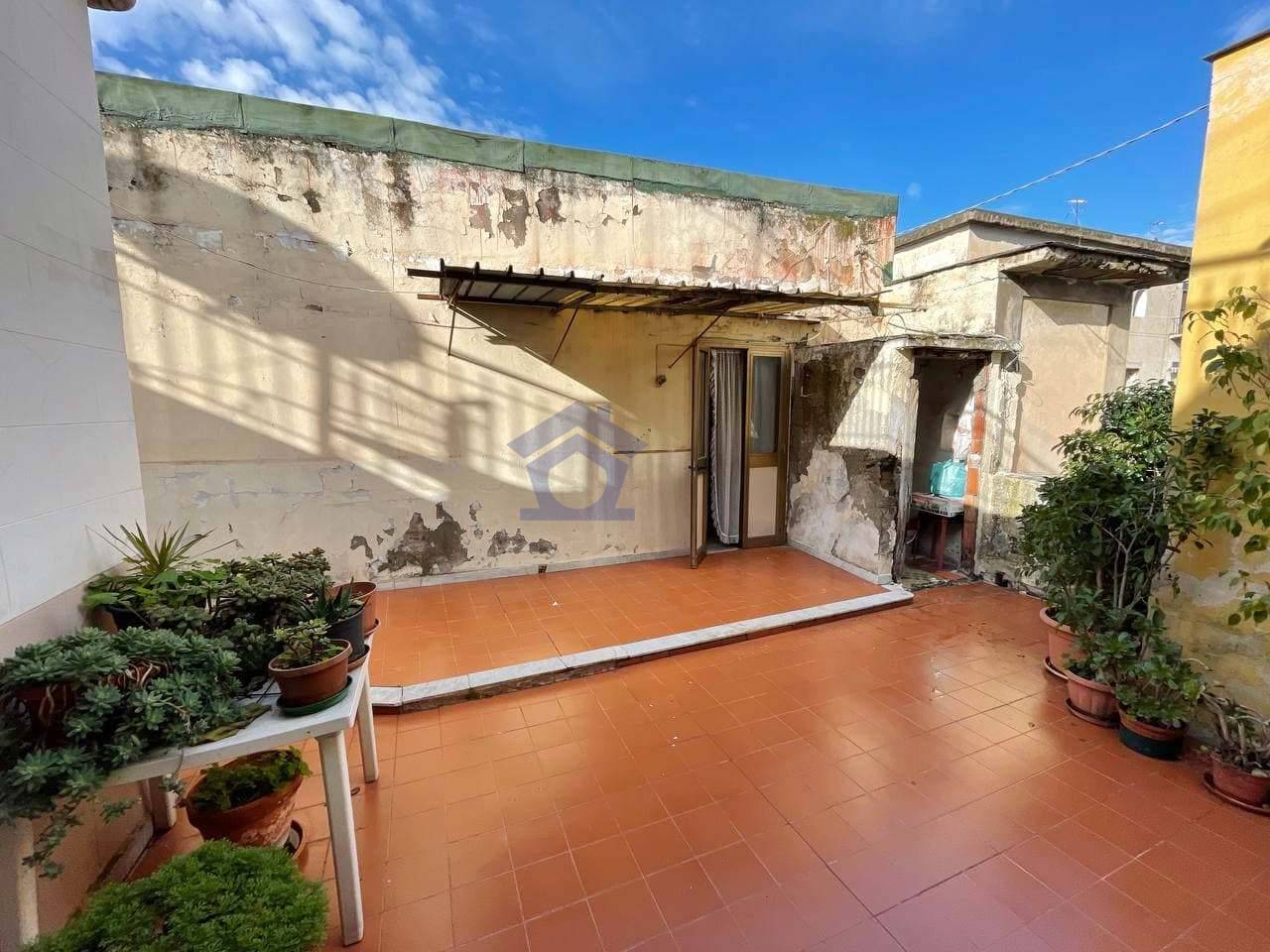 Appartamento in vendita a Torre Annunziata, 3 locali, zona Località: sud, prezzo € 40.000 | PortaleAgenzieImmobiliari.it