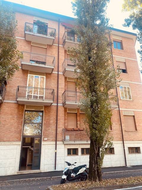 Appartamento in vendita a Ferrara, 5 locali, zona Località: Centrostorico, prezzo € 138.000 | PortaleAgenzieImmobiliari.it