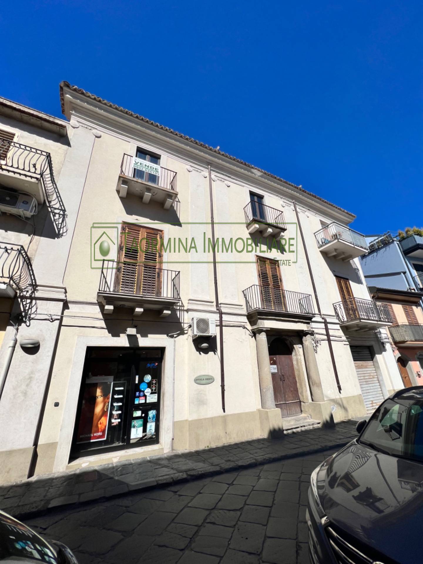 Appartamento in vendita a Francavilla di Sicilia, 7 locali, prezzo € 70.000 | PortaleAgenzieImmobiliari.it