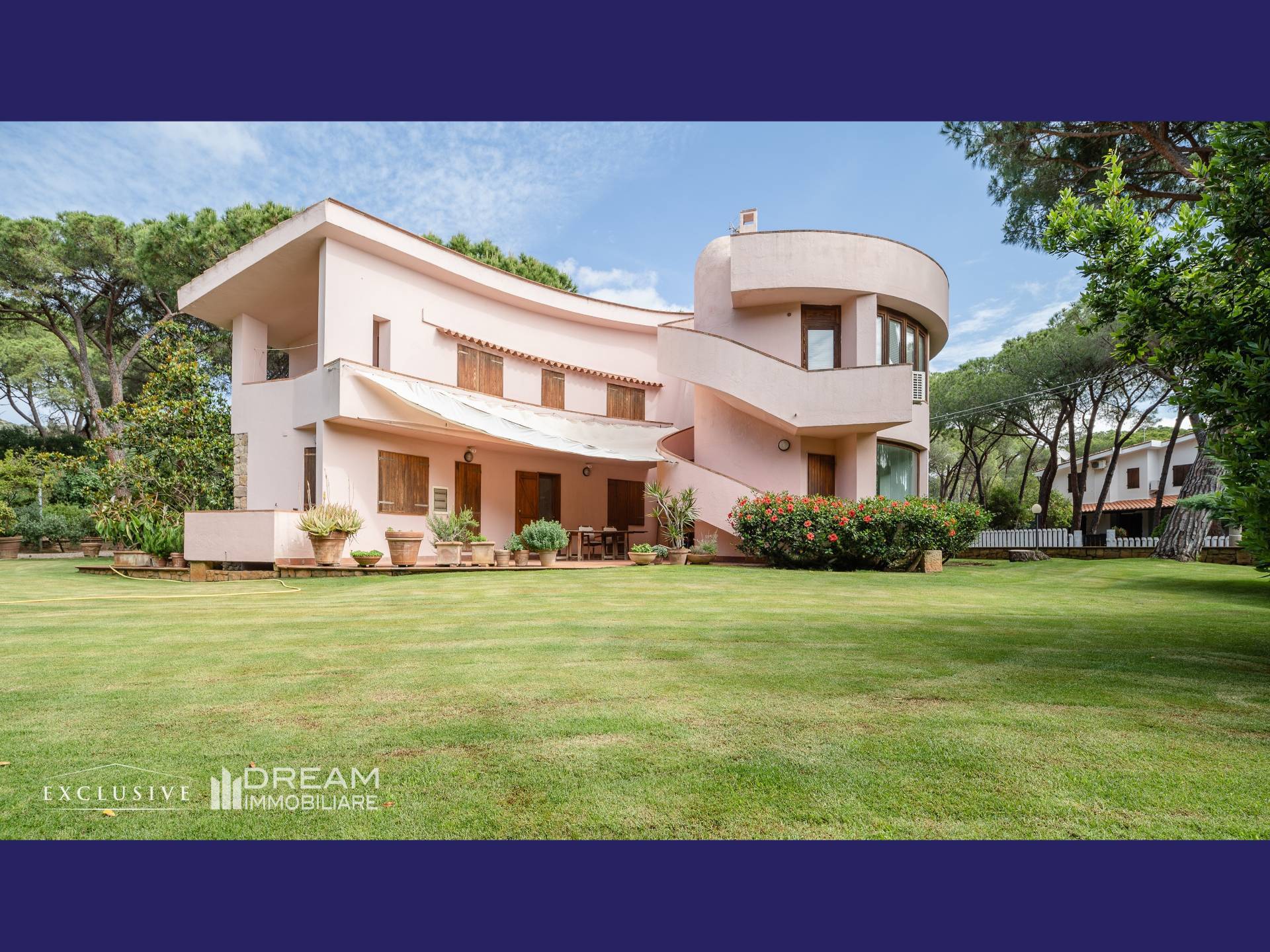 Villa in vendita a Pula, 9 locali, prezzo € 1.300.000 | PortaleAgenzieImmobiliari.it