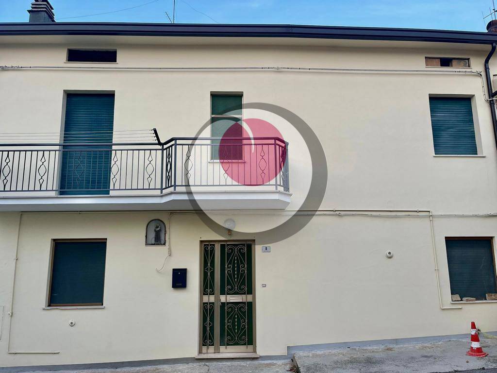 Villa in vendita a Lanciano, 5 locali, prezzo € 107.000 | PortaleAgenzieImmobiliari.it