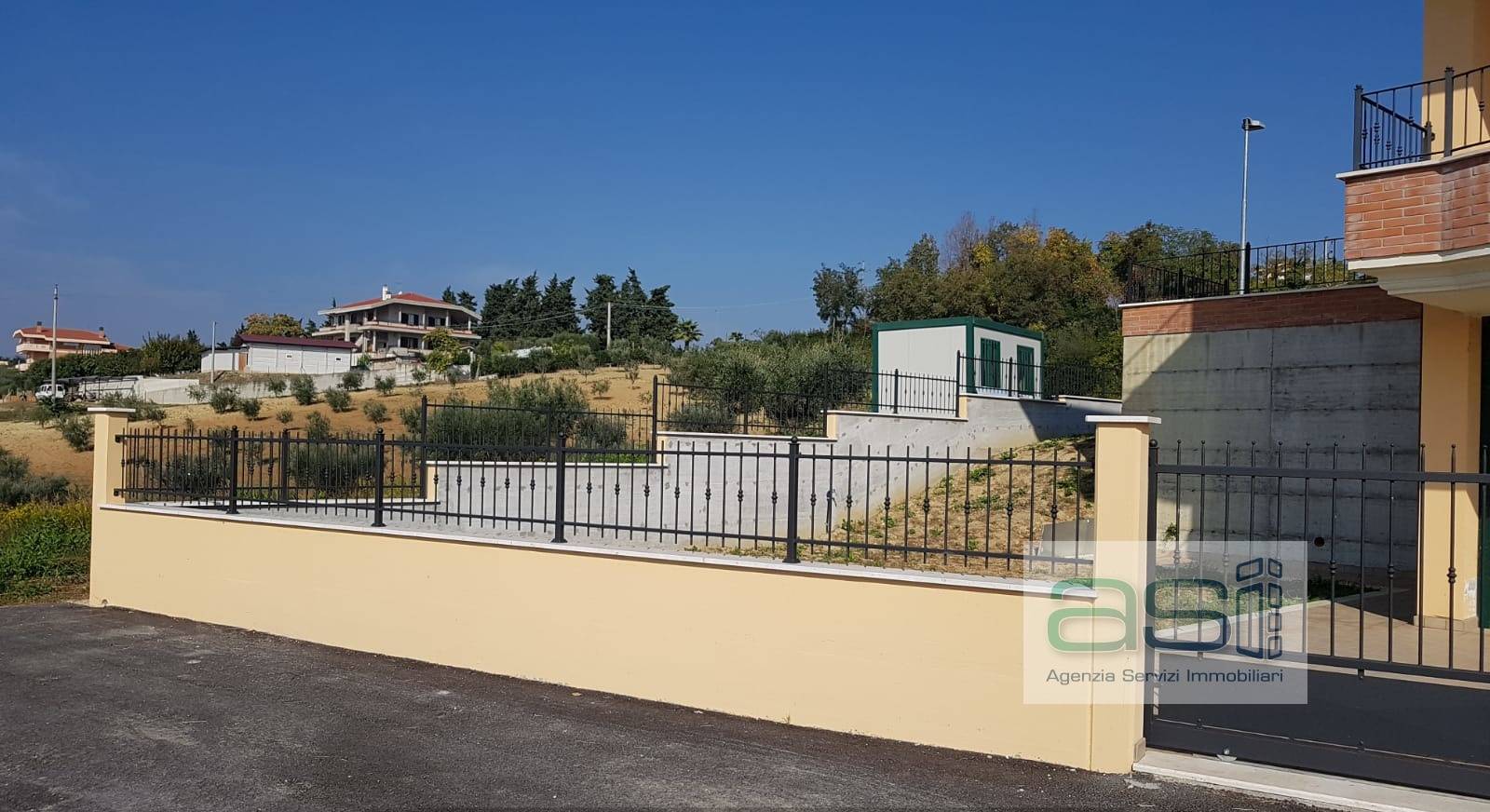 Villa Bifamiliare in vendita a Colonnella, 6 locali, zona Località: ContradaRioMoro, prezzo € 270.000 | PortaleAgenzieImmobiliari.it
