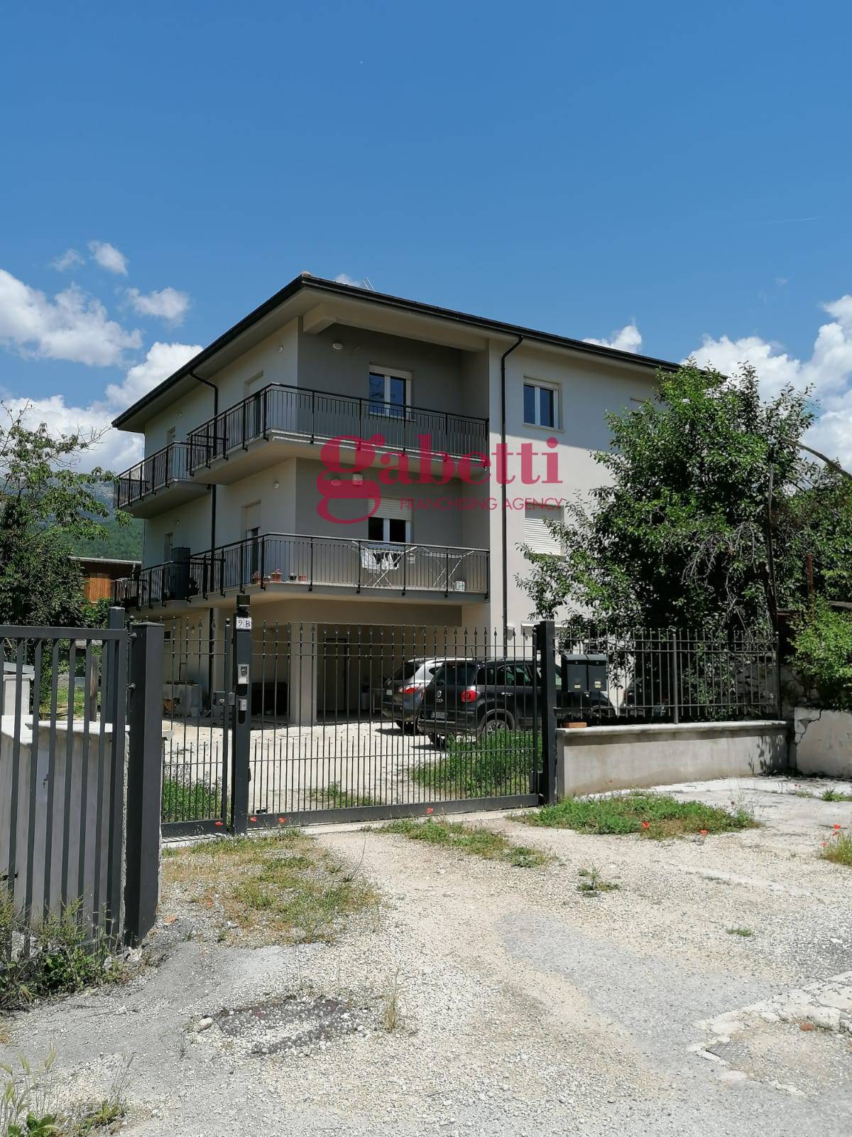 Villa Bifamiliare in vendita a L'Aquila, 8 locali, zona Località: ZonaEst, prezzo € 420.000 | PortaleAgenzieImmobiliari.it