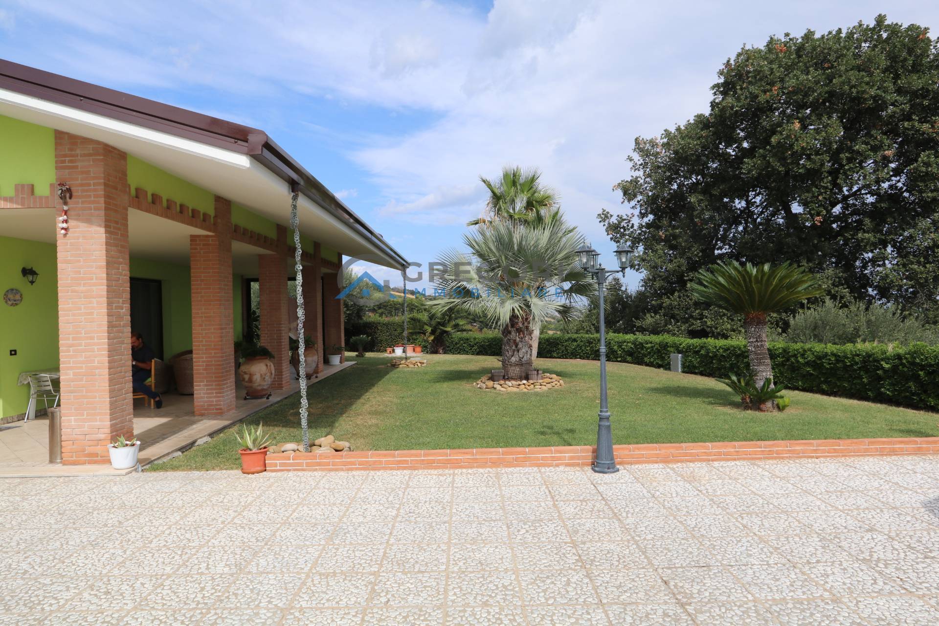 Villa in vendita a Martinsicuro, 10 locali, prezzo € 700.000 | PortaleAgenzieImmobiliari.it