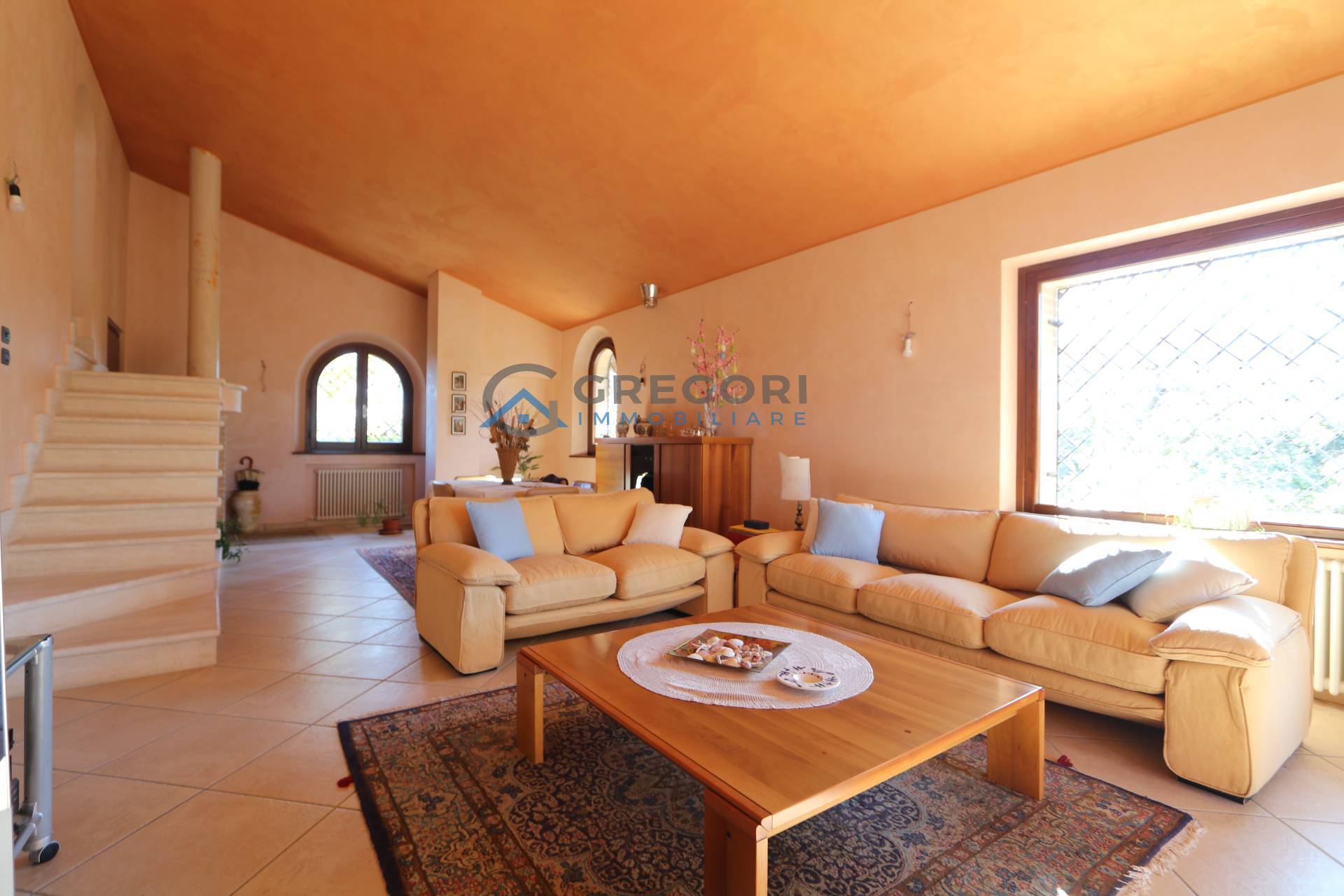 Villa in vendita a Tortoreto, 10 locali, prezzo € 530.000 | PortaleAgenzieImmobiliari.it