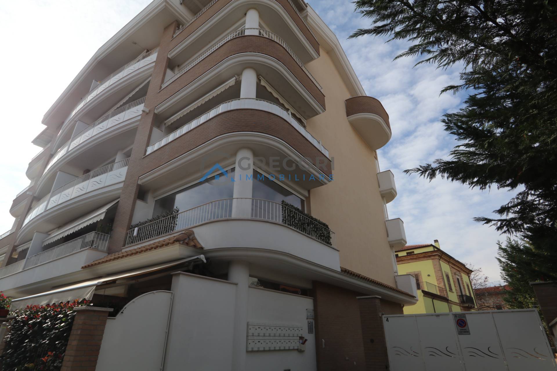 Appartamento in vendita a Tortoreto, 2 locali, zona Località: ZonaMare, prezzo € 138.000 | PortaleAgenzieImmobiliari.it