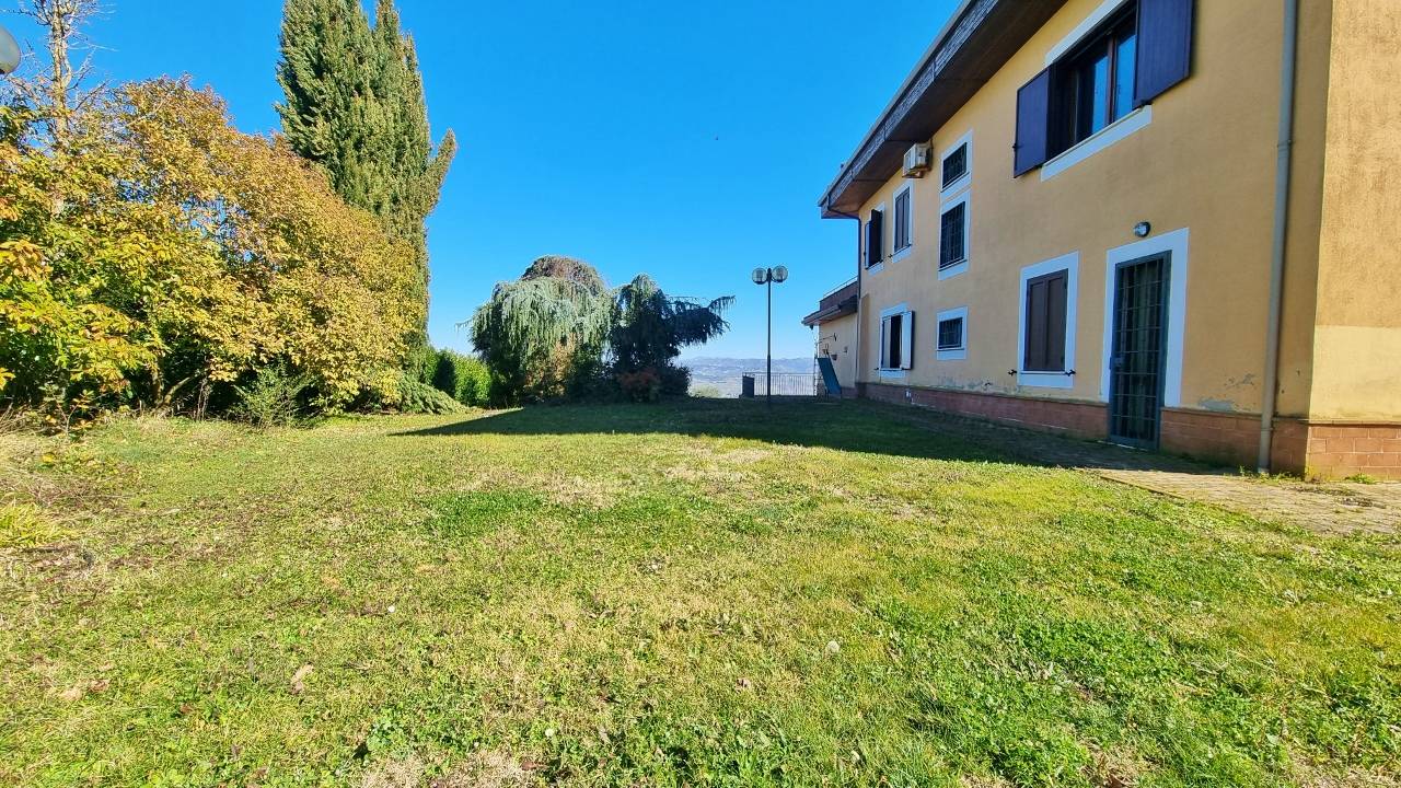 Villa in vendita a Grottaminarda, 12 locali, prezzo € 370.000 | PortaleAgenzieImmobiliari.it