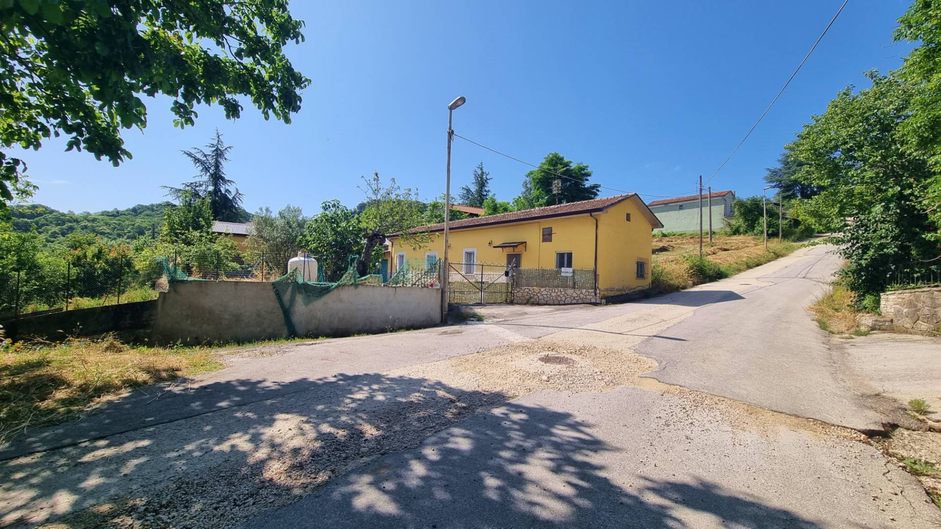 Villa Bifamiliare in vendita a Trevico, 8 locali, zona Località: SanVito, prezzo € 70.000 | PortaleAgenzieImmobiliari.it